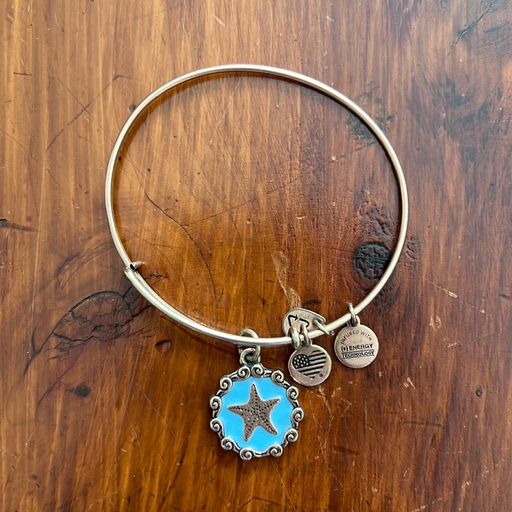 Alex & Ani